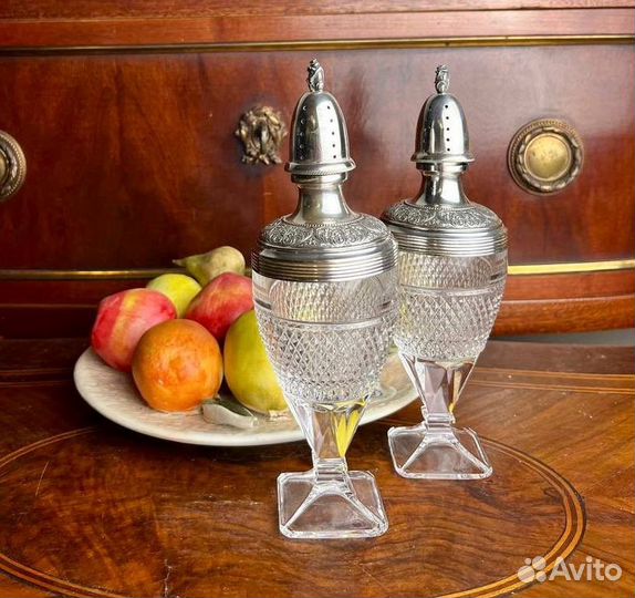 Антикварные солонки из хрусталя с серебром