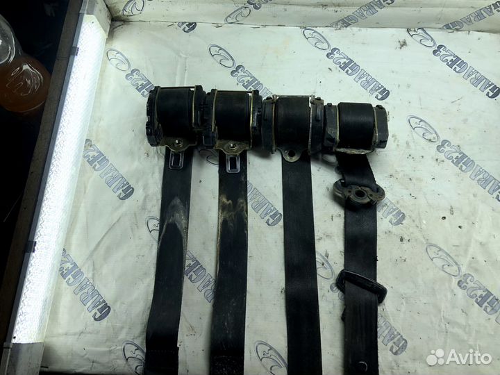 Ремень безопасности Audi 80 B3