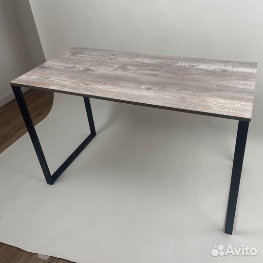 Компьютерный стол лофт