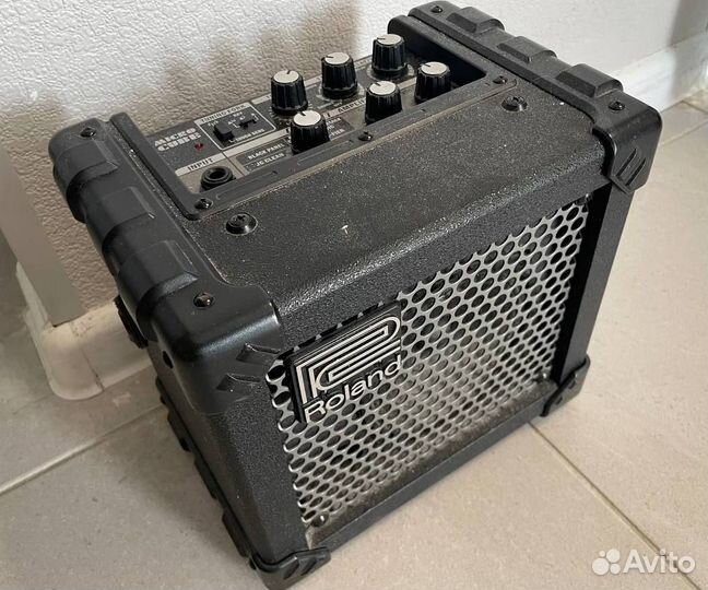 Комбоусилитель Roland Micro Cube