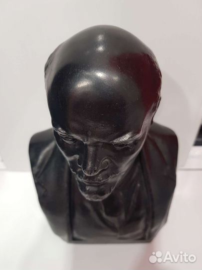 Бюст Ленина