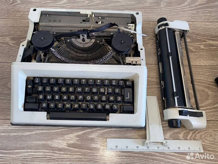Пишущая машинка Ивица СССР