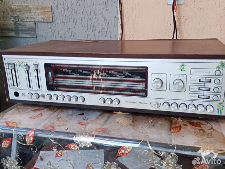 Тразисторный радиоприемник