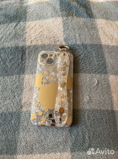 Чехлы на iPhone 13