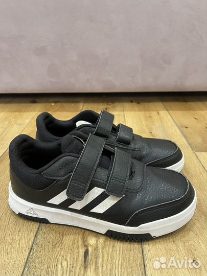 Кроссовки adisas