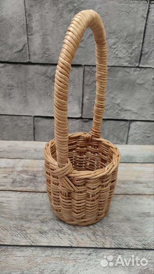 Корзина из бумажной лозы