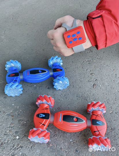 Машинка управляемая жестами,пультом на руке