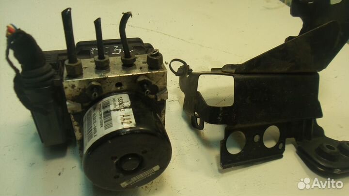 Блок абс Opel Astra j 13332613 aa