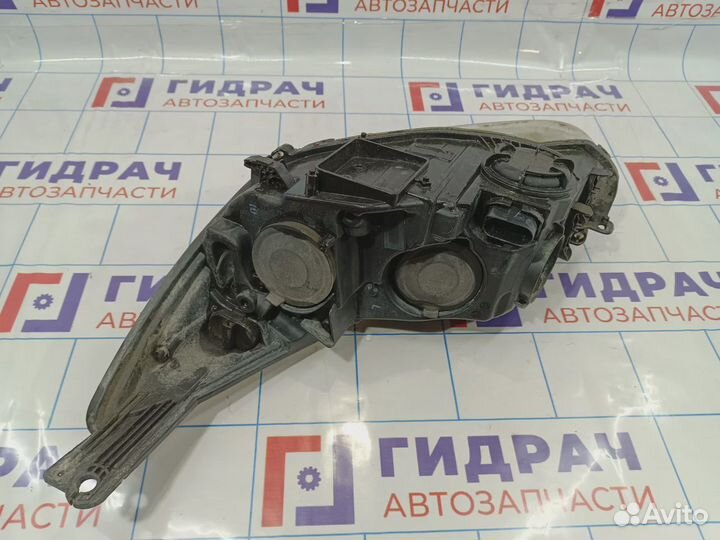 Фара правая Ford Focus 3 1751115