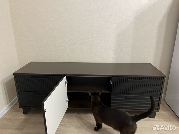 Тв-тумба со створкой венге черный матовый