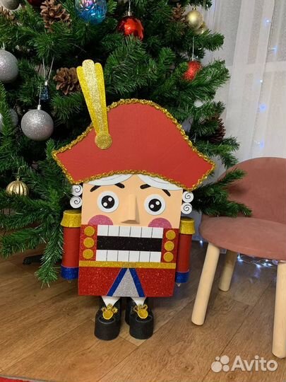 Новогодняя поделка щелкунчик 59 см