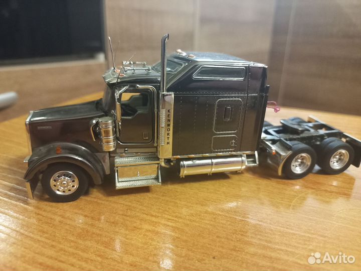 Модель kenworth t800