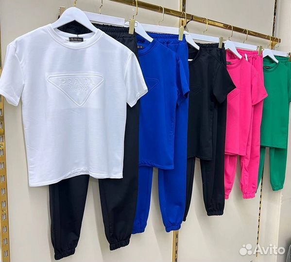 Костюм женский