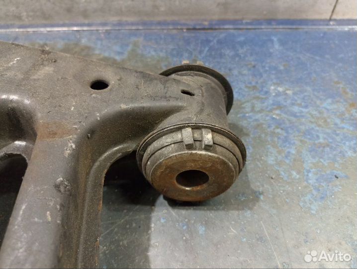 Рычаг нижний передний правый Chrysler Crossfire