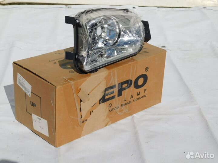 Фара противотуманная правая Peugeot 308