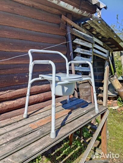 Санитарный стул