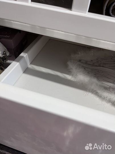 Кроватка белая с маятником