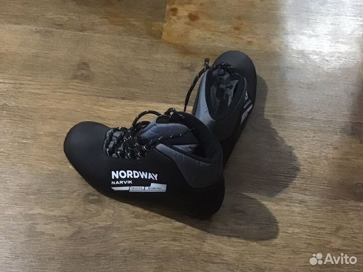 Лыжные ботинки