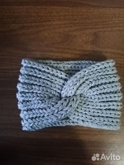 Женская вязаная повязка
