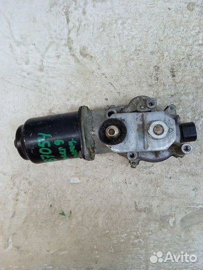 Моторчик стеклоочистителя передний MR957879