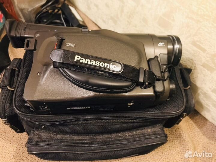 Видеокамера Panasonic RX7