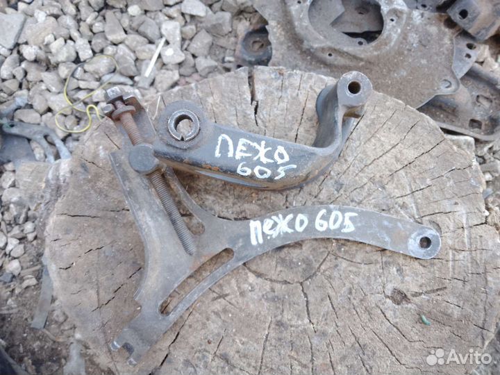 Натяжитель генератора Peugeot 605