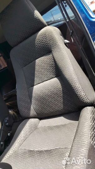 Передние сиденья на ниву