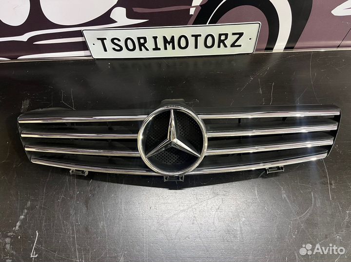 Решетка радиатора Мерседес w219 cls350