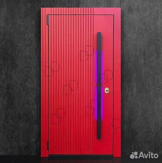 Красная металлическая дверь с терморазрывом