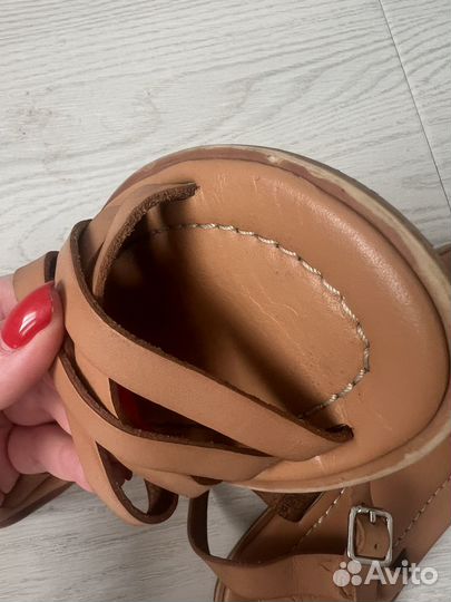 Сандалии для девочки zara