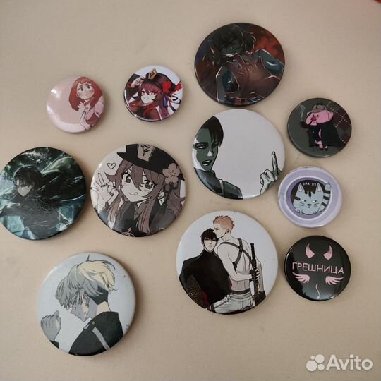 Значки с аниме(токийские мстители, атака титанов)