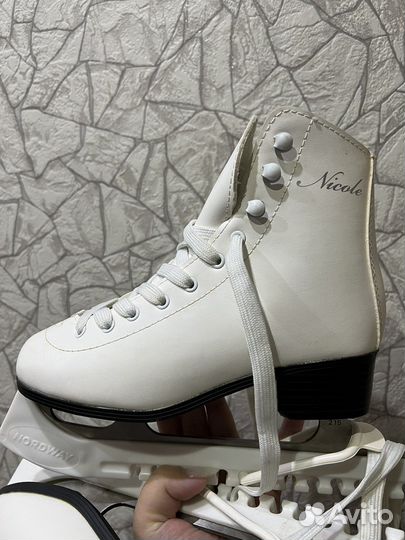 Коньки фигурные