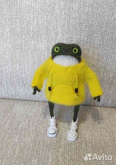 Лягушка из шерсти вязанная