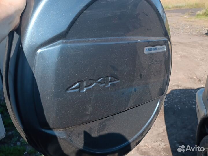 Колпак запасного колеса