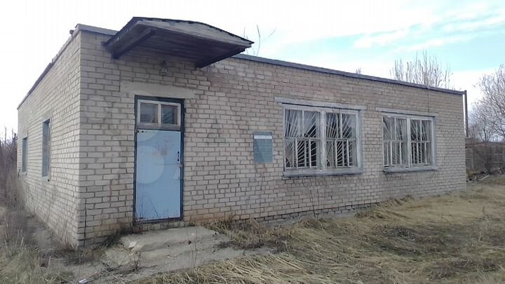 Здание. Есть газ 180.6 м²
