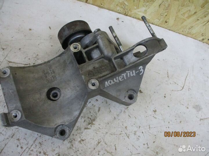 Кронштейн генератора Шевроле Лачетти