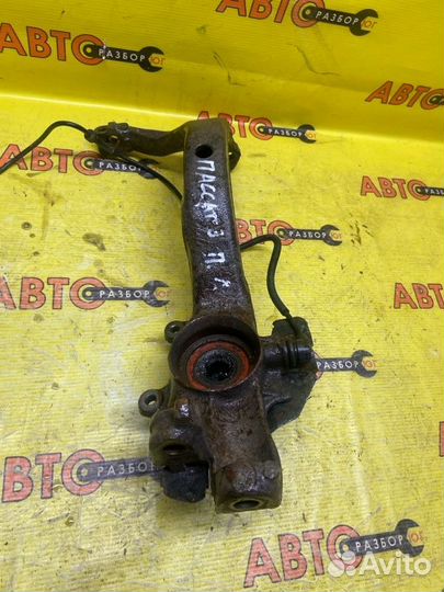 Поворотный кулак передний левый Volkswagen Passat