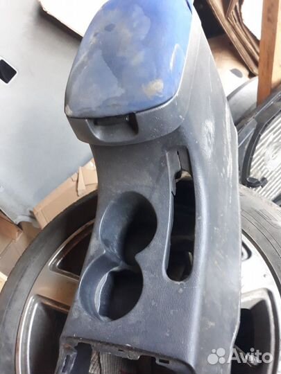 Консоль с подлокотником Hyundai Elantra 2000-2006