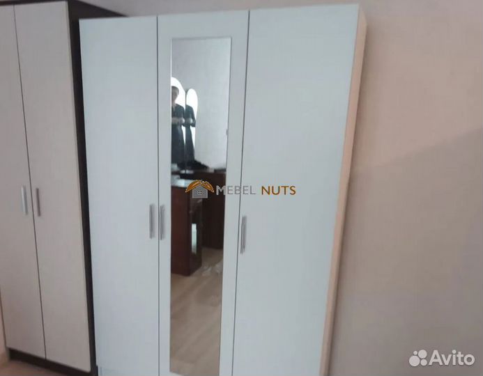 Шкаф распашной