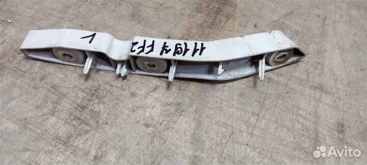 Кронштейн переднего бампера левый от Ford Focus I