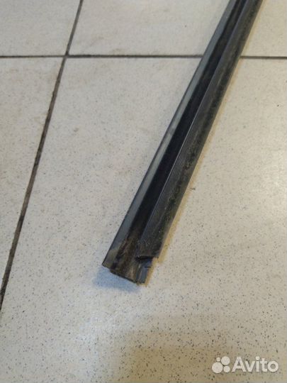 Бархотка внешняя на дверь передняя левая Dongfeng