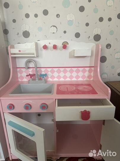 Кухня детская, деревянная