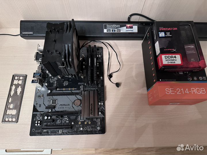 Intel core i7 9700k + Asrock z370 Pro4 + 16gb 3200