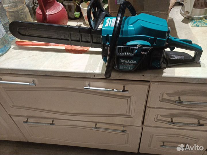 Бензопила makita