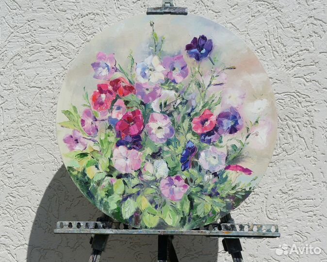 Картина маслом на круглом холсте. Цветничок