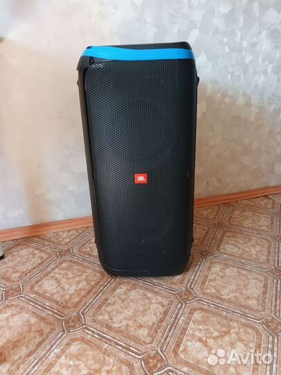 Колонка переносная JBL