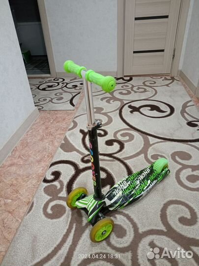 Самокат детский трехколесный