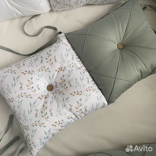 Сплошные бортики в кроватку