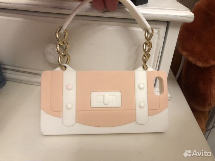 Чехлы на iPhone 5