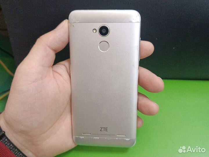 ZTE Blade V7, 2/16 ГБ